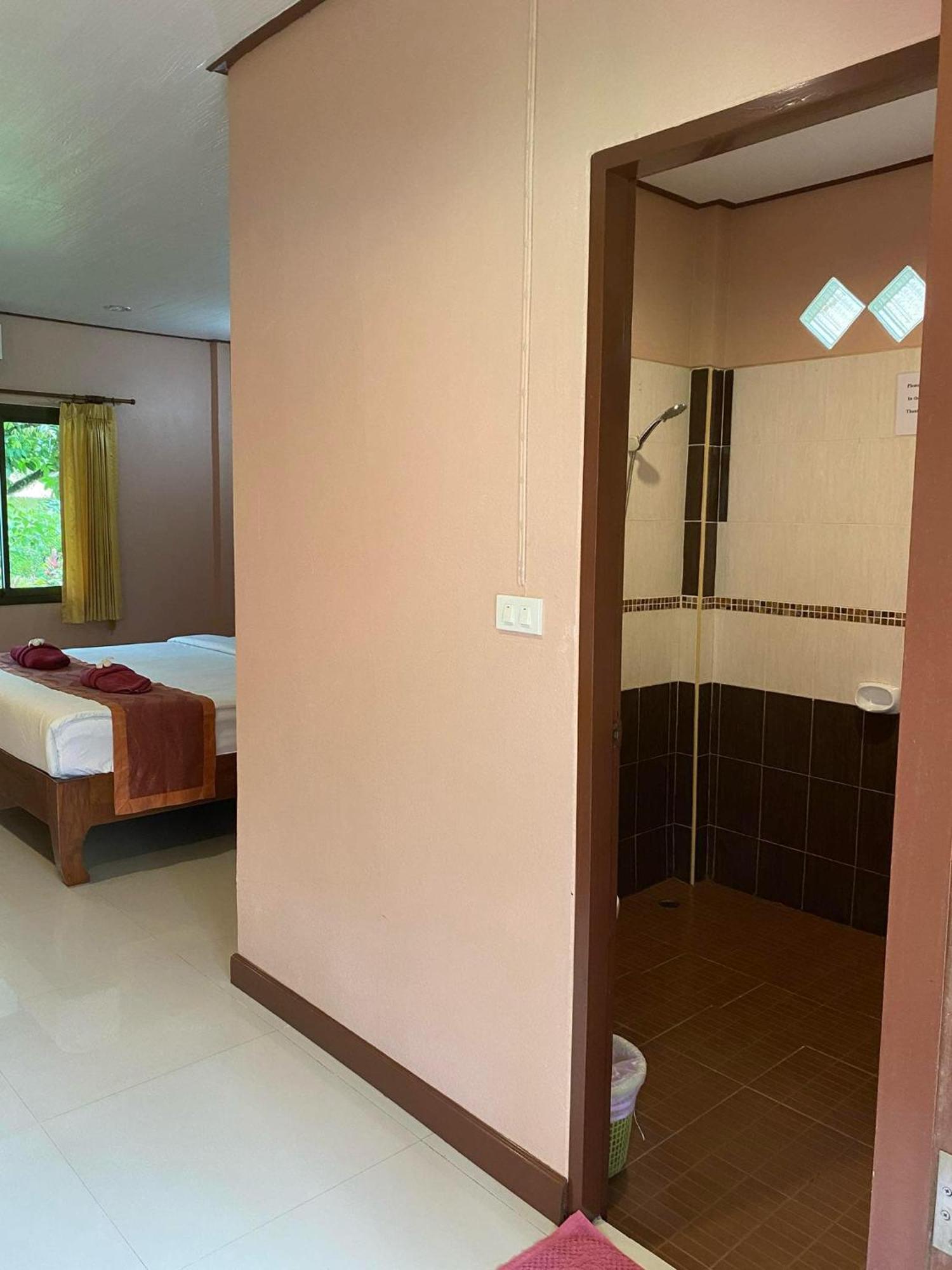 Khao Sok Nung House Hotel Khao Sok National Park Exterior photo